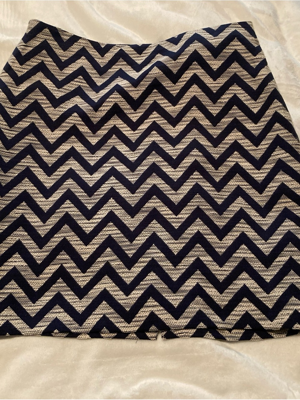 The Limited Navy and Cream Chevron Midi Skirt 14P NWT